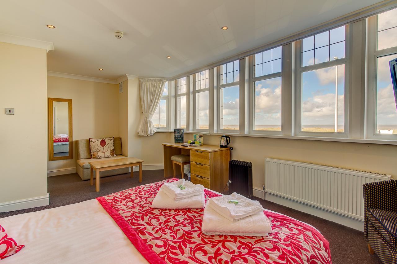 New Boston Guest Accommodation Fleetwood Bagian luar foto