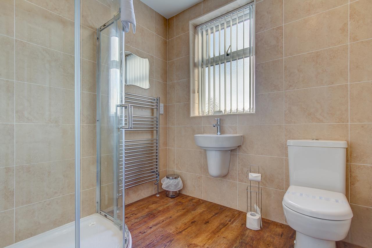New Boston Guest Accommodation Fleetwood Bagian luar foto