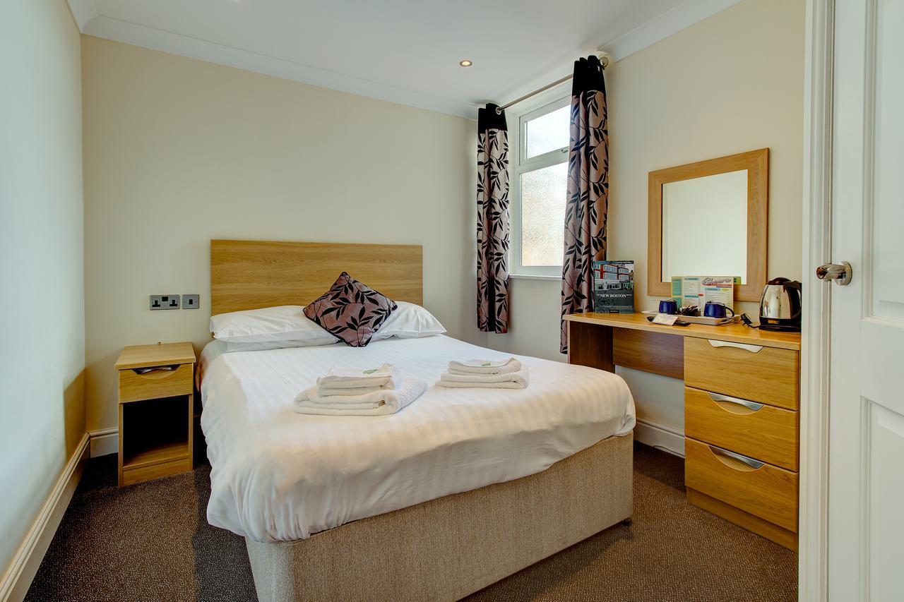 New Boston Guest Accommodation Fleetwood Bagian luar foto