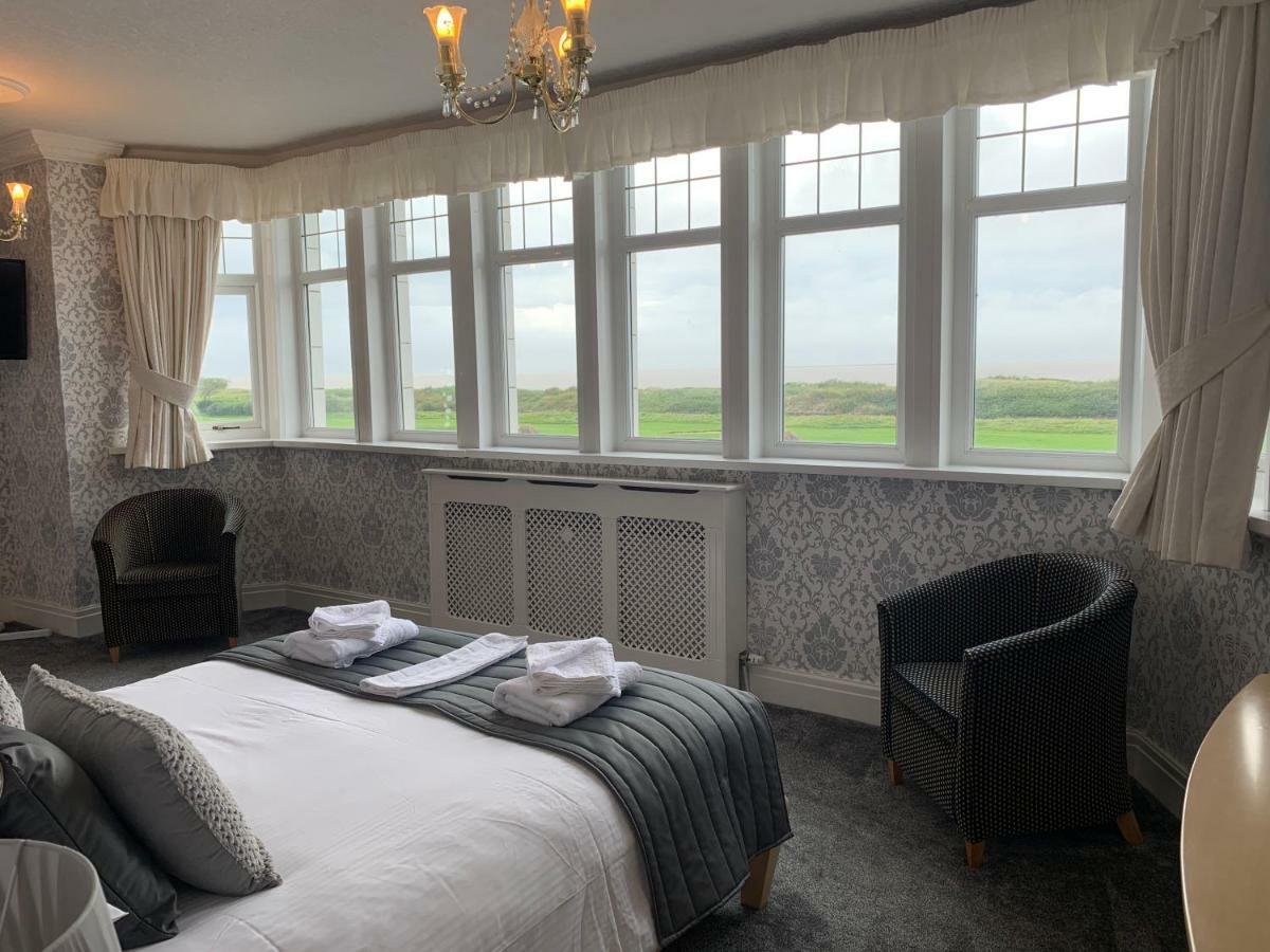 New Boston Guest Accommodation Fleetwood Bagian luar foto
